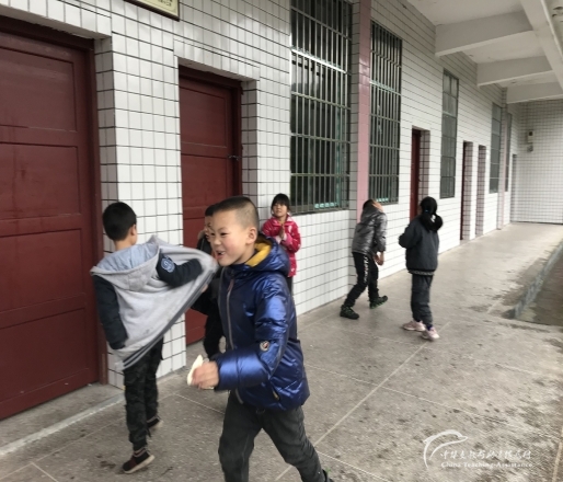 【026.村小急救箱】9所山村学校募集9个急救箱(已结束） - 中华支教与助学信息中心 - lijia.jpg