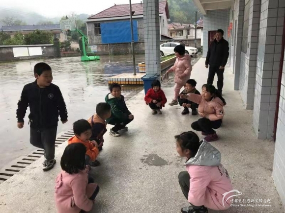 【011.村小体育包】8所山村学校募集8个体育包（已完成） - 中华支教与助学信息中心 - 798804169567861694.jpg