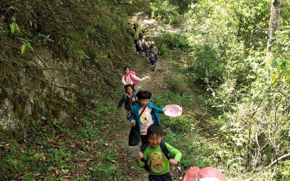 【543.停止招募】大山娃娃幼儿园云南支教志愿者老师申请（2人） - 中华支教与助学信息中心 - 5bec96f36b323941488f66cb90c1d39.jpg